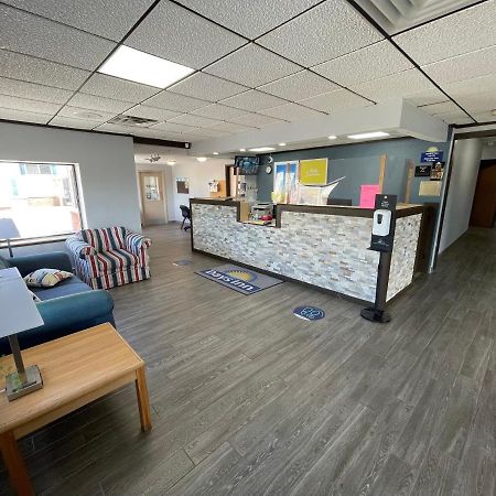 Days Inn By Wyndham Alpena Exteriér fotografie